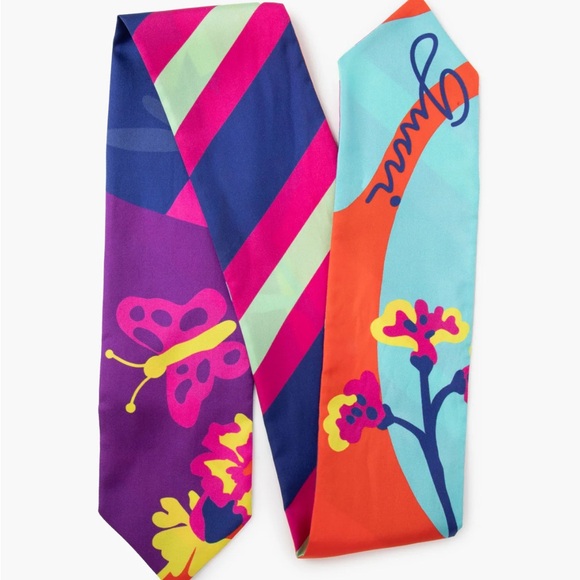 ✨NWT - RARE - Gucci Neckerchief Silk Tie Scarf - Gorgeous Multicolor Print✨ - Picture 1 of 6